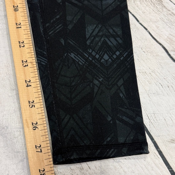 Alo Cropped Leggings Size M - Picture 3 of 10